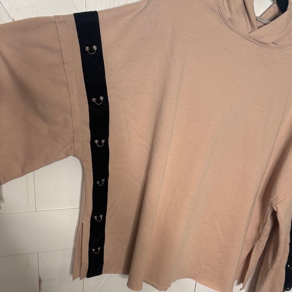 Zara Beige Hoodie with Black Snap Trim Detail - Picture 5 of 8